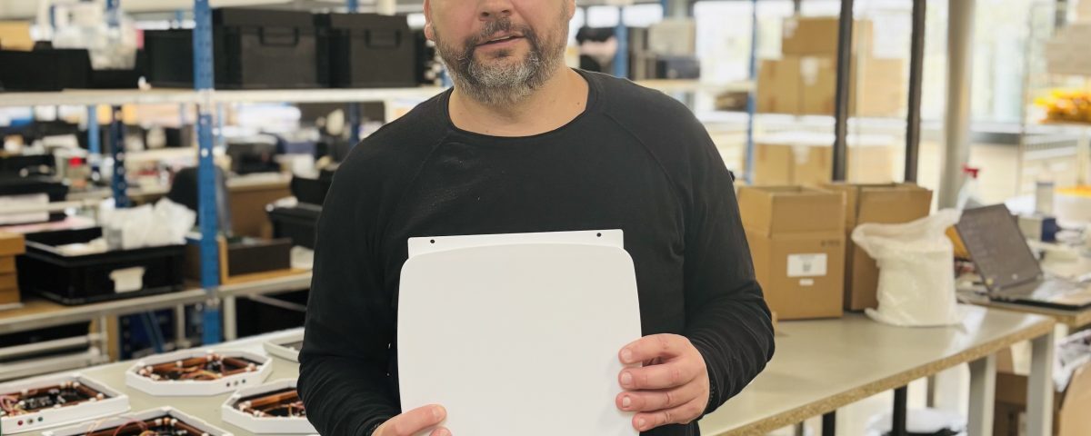 William Coignard tenant un ATE